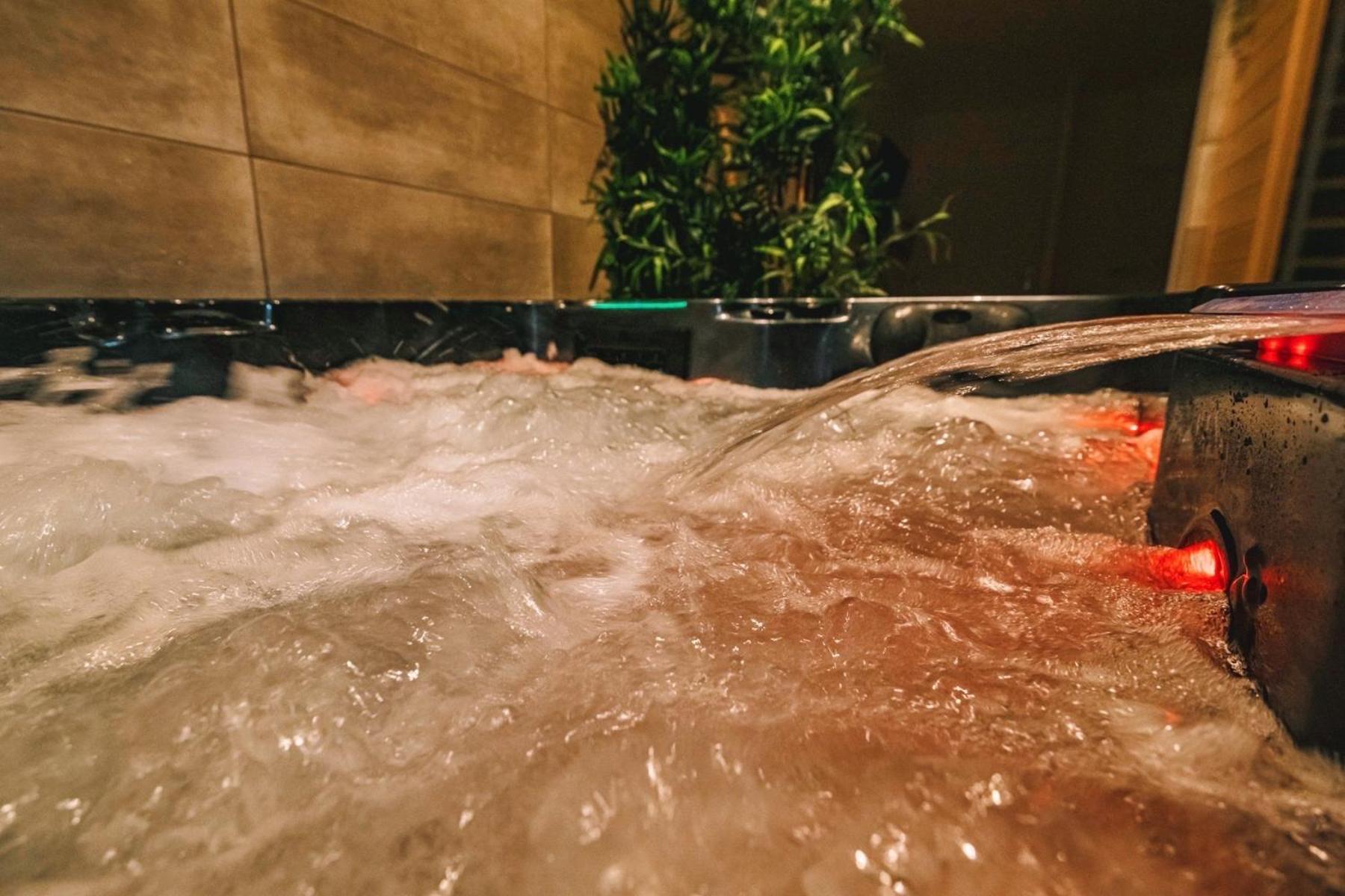 Spa Appartement O Temps Suspendu Reims Centre Sauna Et Jacuzzi ภายนอก รูปภาพ