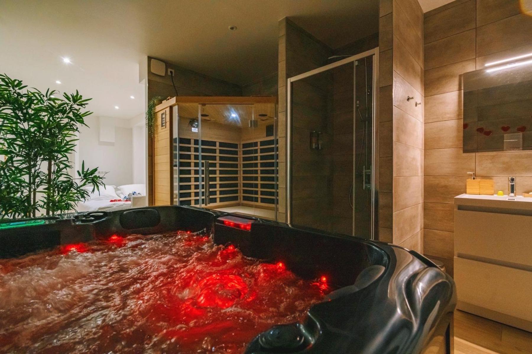 Spa Appartement O Temps Suspendu Reims Centre Sauna Et Jacuzzi ภายนอก รูปภาพ